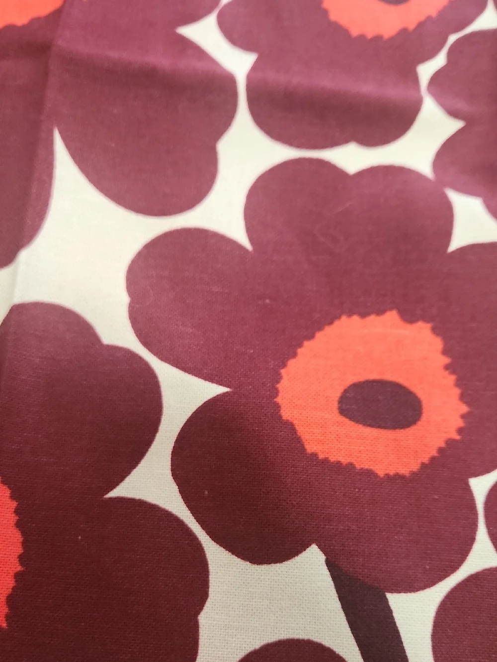 Marimekko Pieni Unikko Tea Towel burgundy/ Red / Cream - Picture 6 of 6